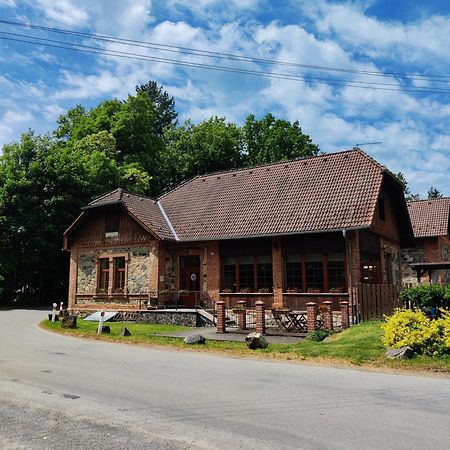 Penzion Pacovka Hotel Chynov Kültér fotó